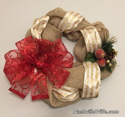 Burlap Christmas wreath tutorial
